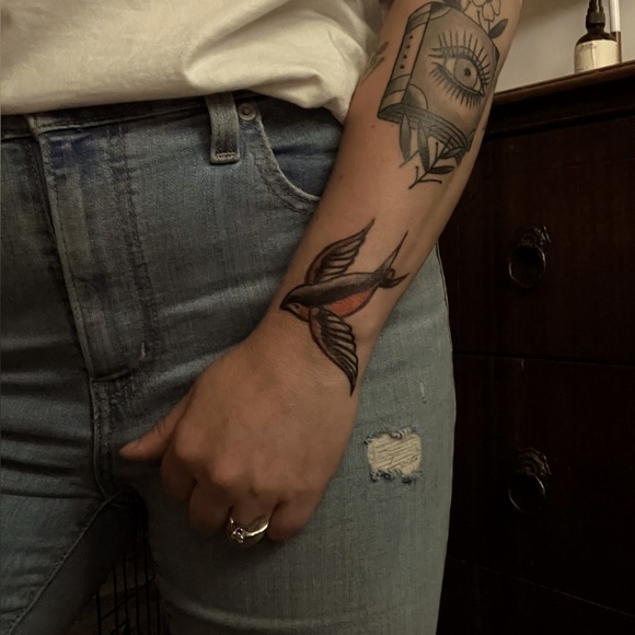 Meet your Posher, Ellen - Picture 1 of 1